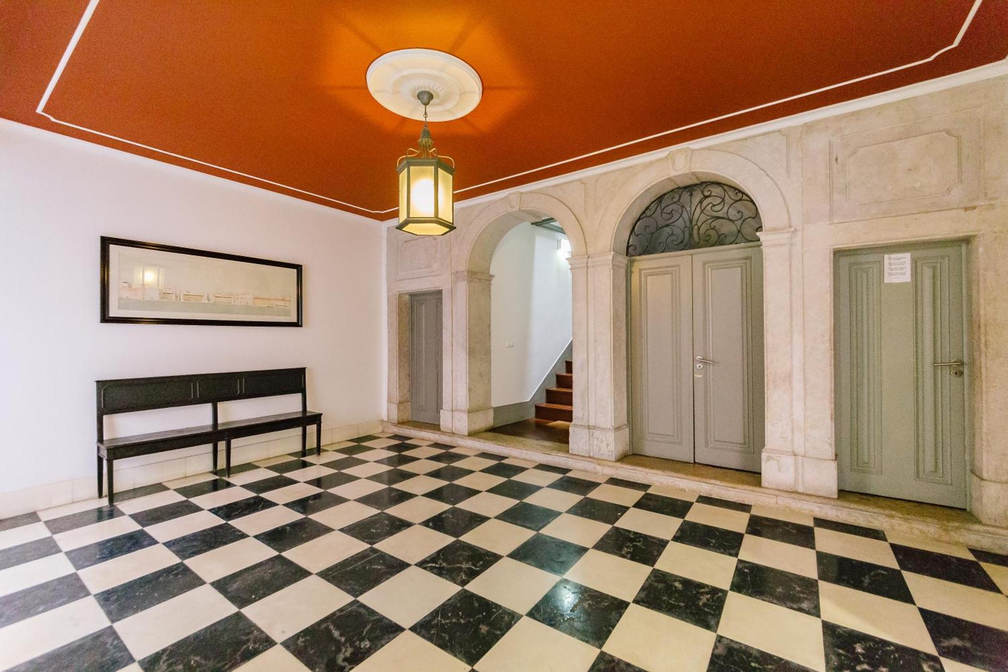 Chiado 2 Bedroom Elegant Apartment Лиссабон Экстерьер фото