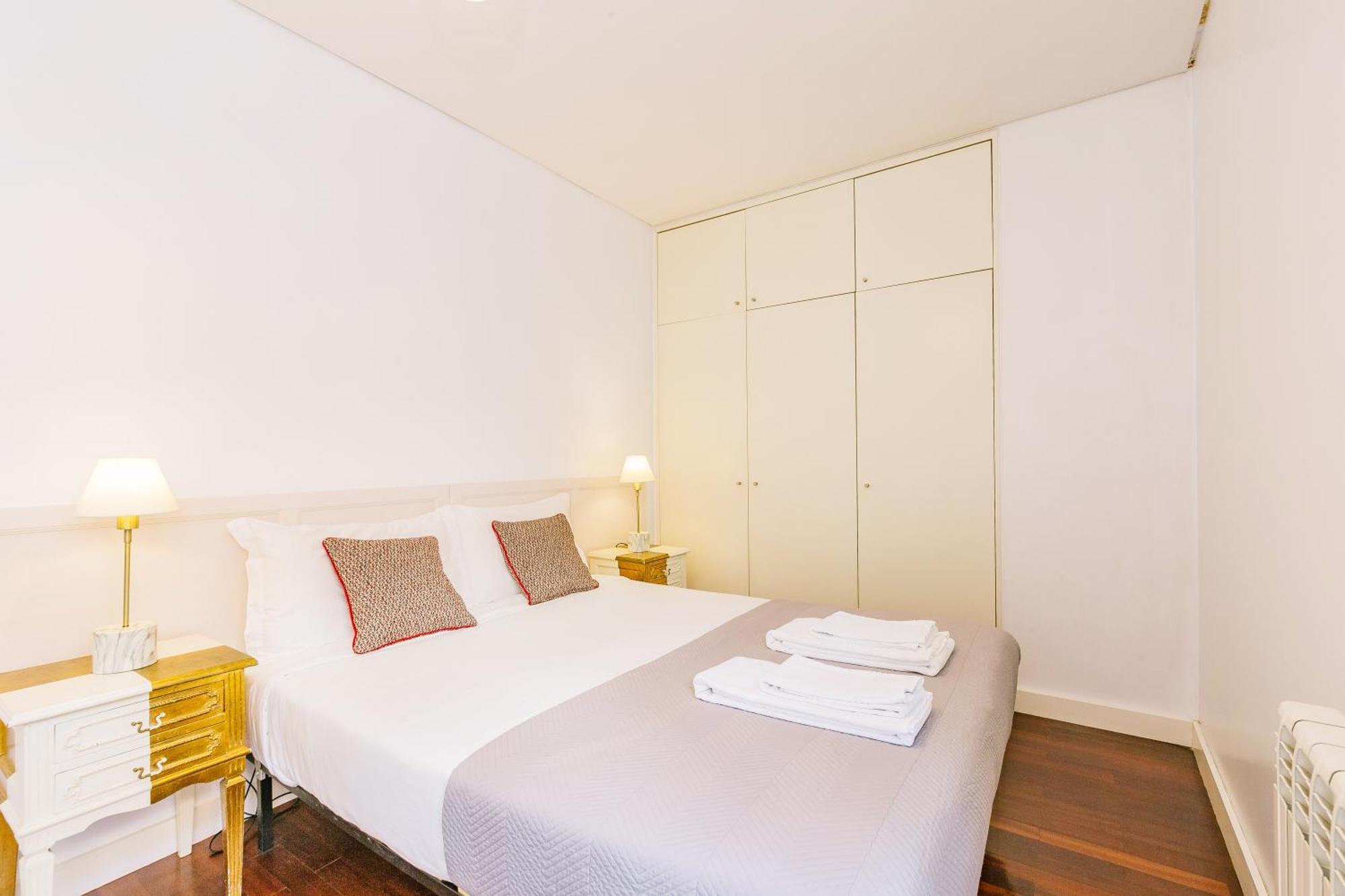 Chiado 2 Bedroom Elegant Apartment Лиссабон Экстерьер фото